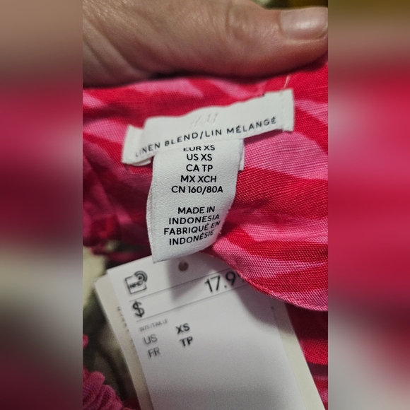 H&M Tie Front Linen Blend Bralette Crop Top. Zebra Print Red/Pink. Size XS NWT - Picture 16 of 16